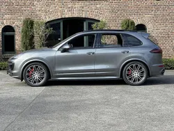 Meteorgraumetallic Gebraucht 2016 Porsche Cayenne Turbo SUV | 49.790 €