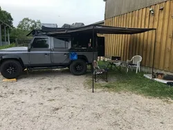 Grau Gebraucht 2015 Land Rover Defender SUV | 52.900 € (Etwas zu teuer)