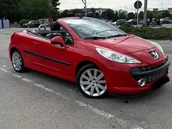 Rot Gebraucht 2008 Peugeot 207 CC Cabrio | 4.400 € (Etwas zu teuer)