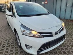 Weiß Gebraucht 2016 Toyota Verso Comfort Van / Kleinbus | 7.900 € (Guter Preis)