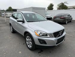 Silber Gebraucht 2010 Volvo XC60 Kinetic SUV | 9.950 € (Fairer Preis)