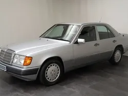 Brillantsilber Gebraucht 1991 Mercedes E260 Limousine | 13.600 €