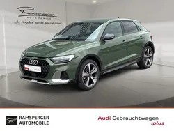 Grün (distriktgrün metallic manhattangrau meta) Gebraucht 2024 Audi A1 S-Line Kleinwagen | 29.480 € (Fairer Preis)