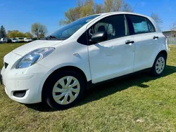 Weiß Gebraucht 2011 Toyota Yaris Cool Limousine | 3.000 € (Superpreis)