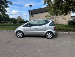 Silber Gebraucht 2002 Mercedes A190 Avantgarde Van / Kleinbus | 7.500 €
