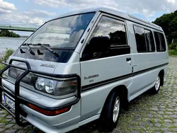 Grau Gebraucht 1994 Mitsubishi L300 Van / Kleinbus | 16.000 €