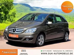 Braun Gebraucht 2010 Mercedes B200 Van / Kleinbus | 9.999 € (Teuer)