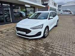Frostweiß Gebraucht 2023 Ford Focus Titanium Kombi | 21.900 € (Guter Preis)