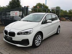 Weiß Gebraucht 2019 BMW 225 Active Tourer iPerformance Van / Kleinbus | 16.900 € (Fairer Preis)