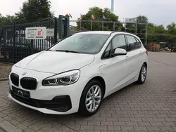 Weiß Gebraucht 2019 BMW 225 Active Tourer iPerformance Van / Kleinbus | 16.900 € (Guter Preis)