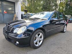 Blau Gebraucht 2005 Mercedes C200 Kombi | 2.900 €