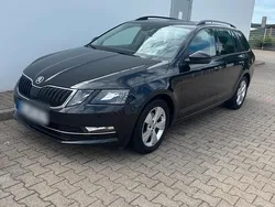 Schwarz Gebraucht 2018 Skoda Octavia Kombi | 12.999 € (Guter Preis)