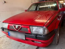 Rot Gebraucht 1991 Alfa Romeo 75 Limousine | 3.750 €