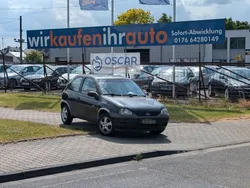 Schwarz Gebraucht 2000 Opel Corsa Kleinwagen | 799 € (Fairer Preis)