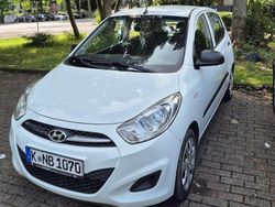 Weiß Gebraucht 2012 Hyundai i10 Edition Kleinwagen | 3.200 € (Fairer Preis)