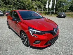 Rot Gebraucht 2022 Renault Clio V Evolution Limousine | 13.900 € (Fairer Preis)