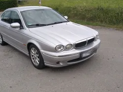 Silber Gebraucht 2002 Jaguar X-type Executive Limousine | 1.200 € (Fairer Preis)