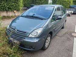Grau Gebraucht 2006 Citroën Xsara Picasso Exclusive Van / Kleinbus | 3.750 € (Teuer)