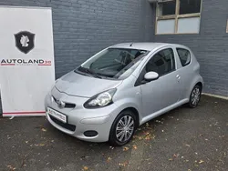 Silber Gebraucht 2009 Toyota Aygo Cool Kleinwagen | 2.700 € (Fairer Preis)