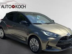 Braun Neu 2024 Toyota Yaris Hybrid Plus Limousine | 25.290 € (Superpreis)