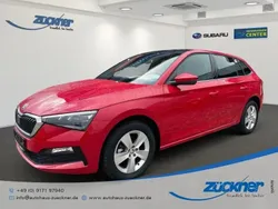 Velvet rot metallic Gebraucht 2023 Skoda Scala Kleinwagen | 25.990 € (Fairer Preis)