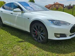 Weiß Gebraucht 2015 Tesla Model S Limousine | 17.500 €