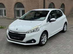 Weiß Gebraucht 2015 Peugeot 208 Allure Kleinwagen | 2.999 € (Superpreis)