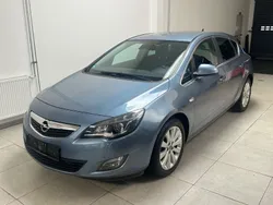 Blau Gebraucht 2011 Opel Astra Innovation Limousine | 4.999 € (Guter Preis)