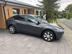 Grau Gebraucht 2022 Tesla Model Y Long Range SUV | 33.250 € (Guter Preis)
