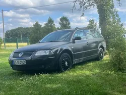 Schwarz Gebraucht 2001 VW Passat Kombi | 500 € (Superpreis)