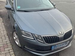 Grau Gebraucht 2019 Skoda Octavia Style Kombi | 14.000 € (Fairer Preis)