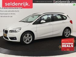 Weiß Gebraucht 2018 BMW 220 Active Tourer Executive Van / Kleinbus | 16.700 € (Fairer Preis)
