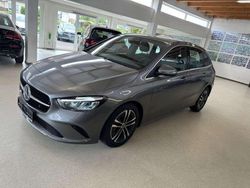 Mountaingrau Gebraucht 2024 Mercedes B200 Advanced Van / Kleinbus | 33.490 € (Fairer Preis)