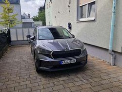 Grau Gebraucht 2023 Skoda Enyaq iV SUV | 33.000 € (Teuer)
