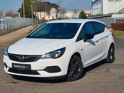 Weiß Gebraucht 2021 Opel Astra Design & Tech Limousine | 13.499 € (Superpreis)