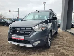 Grau Gebraucht 2018 Dacia Dokker Celebration Van | 14.388 € (Teuer)
