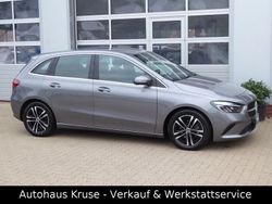 Grau Gebraucht 2023 Mercedes B200 Advanced Plus Van / Kleinbus | 31.600 € (Etwas zu teuer)