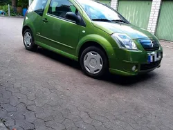 Grün Gebraucht 2004 Citroën C2 Kleinwagen | 1.950 € (Fairer Preis)