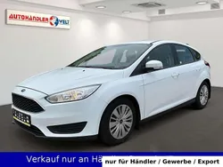 Weiß Gebraucht 2016 Ford Focus Limousine | 4.499 € (Superpreis)