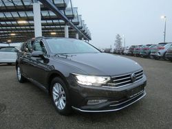Grau Gebraucht 2023 VW Passat Business Kombi | 27.500 € (Fairer Preis)