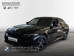 Saphirschwarz Gebraucht 2024 BMW 330 M Sport Limousine | 53.990 € (Guter Preis)