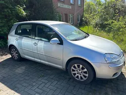 Silber Gebraucht 2005 VW Golf V Comfortline Kleinwagen | 749 € (Teuer)