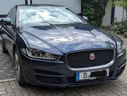 Blau Gebraucht 2016 Jaguar XE Portfolio Limousine | 17.500 € (Fairer Preis)