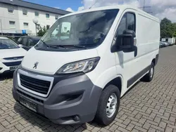 Weiss banquise Gebraucht 2017 Peugeot Boxer Avantage Van | 9.950 € (Fairer Preis)