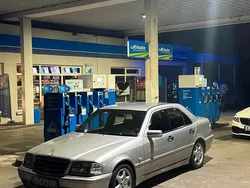 Silber Gebraucht 1999 Mercedes C180 Limousine | 4.800 € (Fairer Preis)