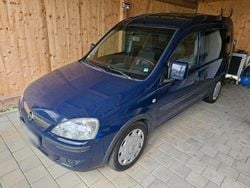 Blau Gebraucht 2011 Opel Combo Kombi | 2.990 € (Fairer Preis)