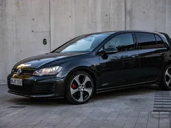 Grau Gebraucht 2016 VW Golf VII GTI Kleinwagen | 17.850 € (Fairer Preis)