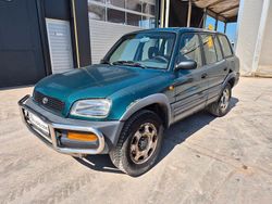 Grün Gebraucht 1995 Toyota RAV4 SUV | 1.990 €