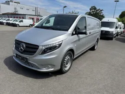 Brillantsilber metallic Gebraucht 2021 Mercedes Vito Van / Kleinbus | 29.512 € (Superpreis)
