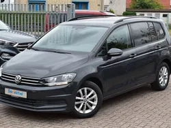 Grau Gebraucht 2018 VW Touran Comfortline Van / Kleinbus | 11.590 € (Guter Preis)